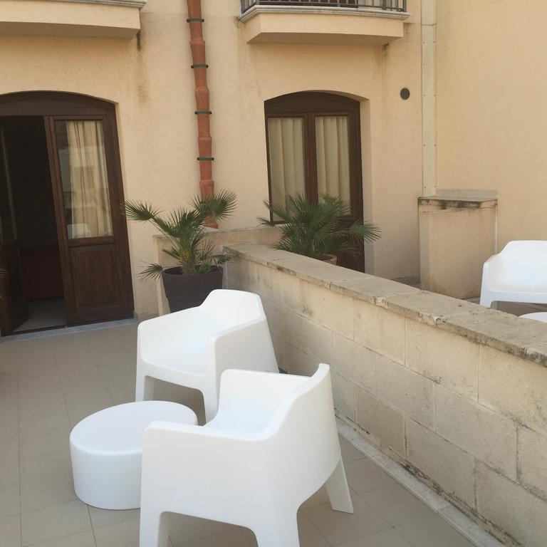 Hotel Il Portico Favignana Exterior foto
