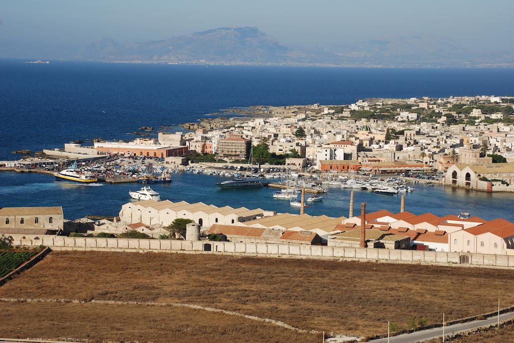 Hotel Il Portico Favignana Exterior foto